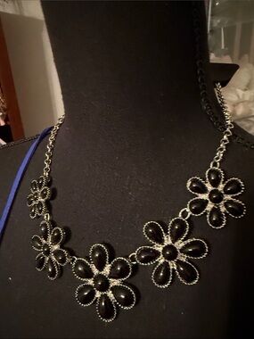Black Floral Statement Necklace - Women Jewelry
